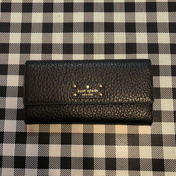 kate spade Handbags - Kate Spade Black Bay Street Sandra Wallet